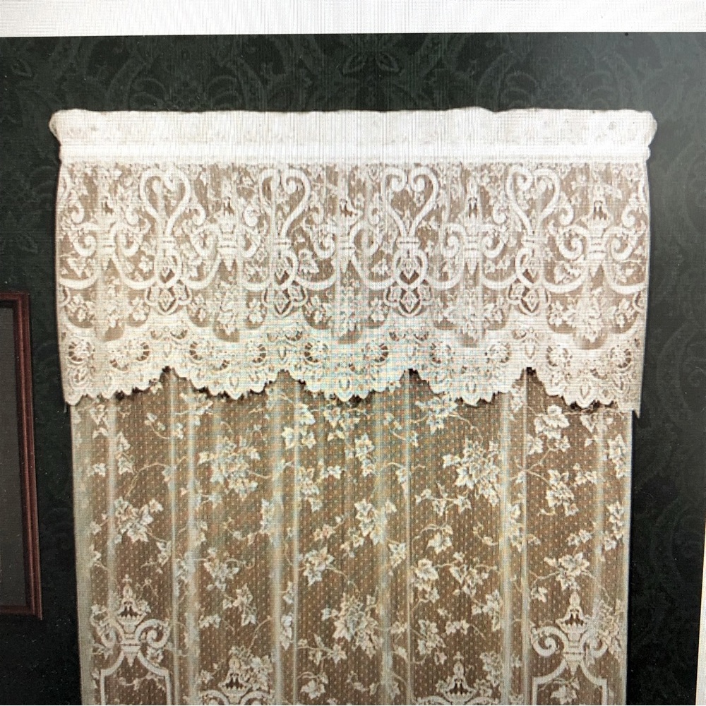 Set of 4 Heritage Lace English Ivy Valences - white